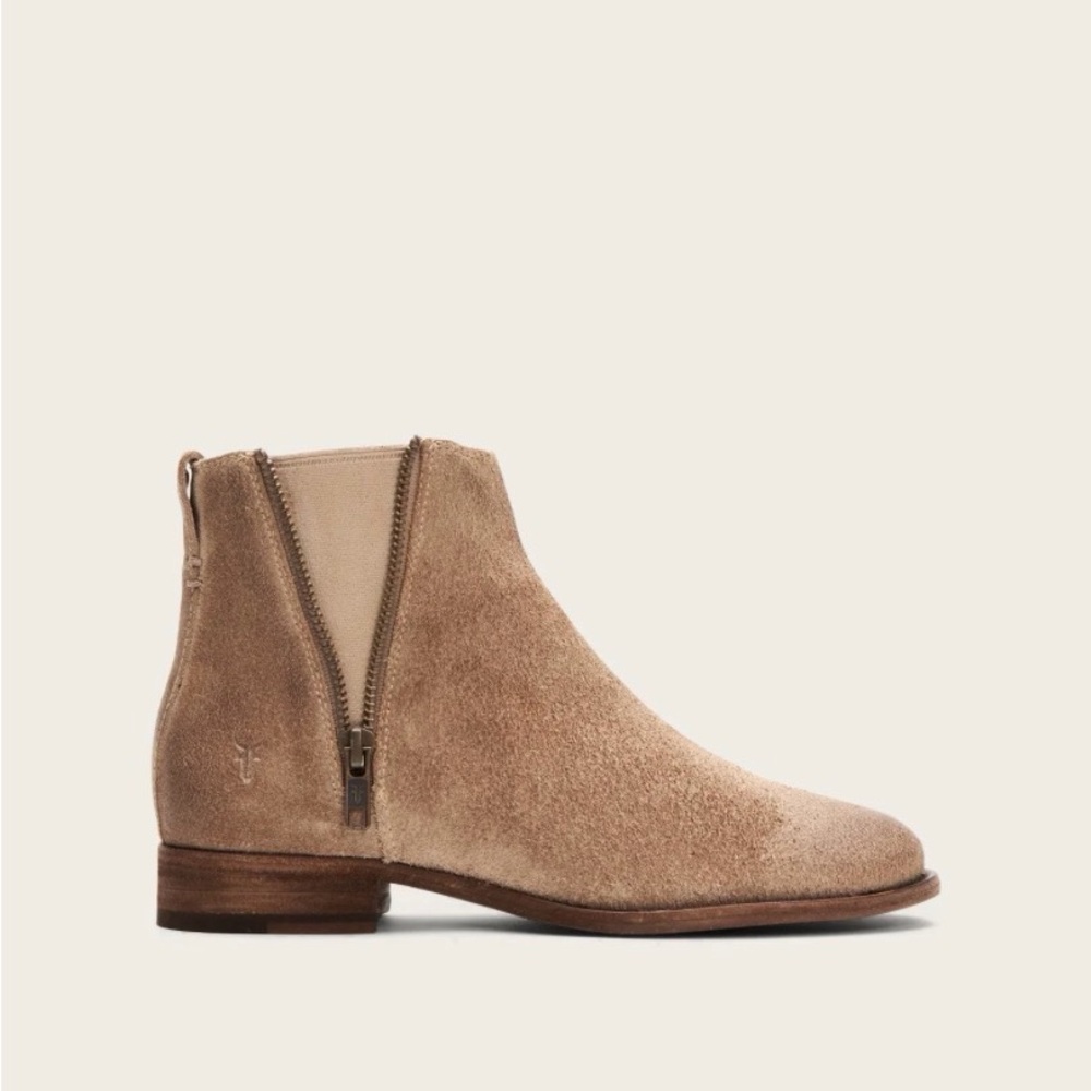 NWT Frye Women's Ash Suede Chelsea Ankle Boots